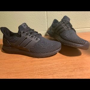 Ultra Boost Triple Black 4.0